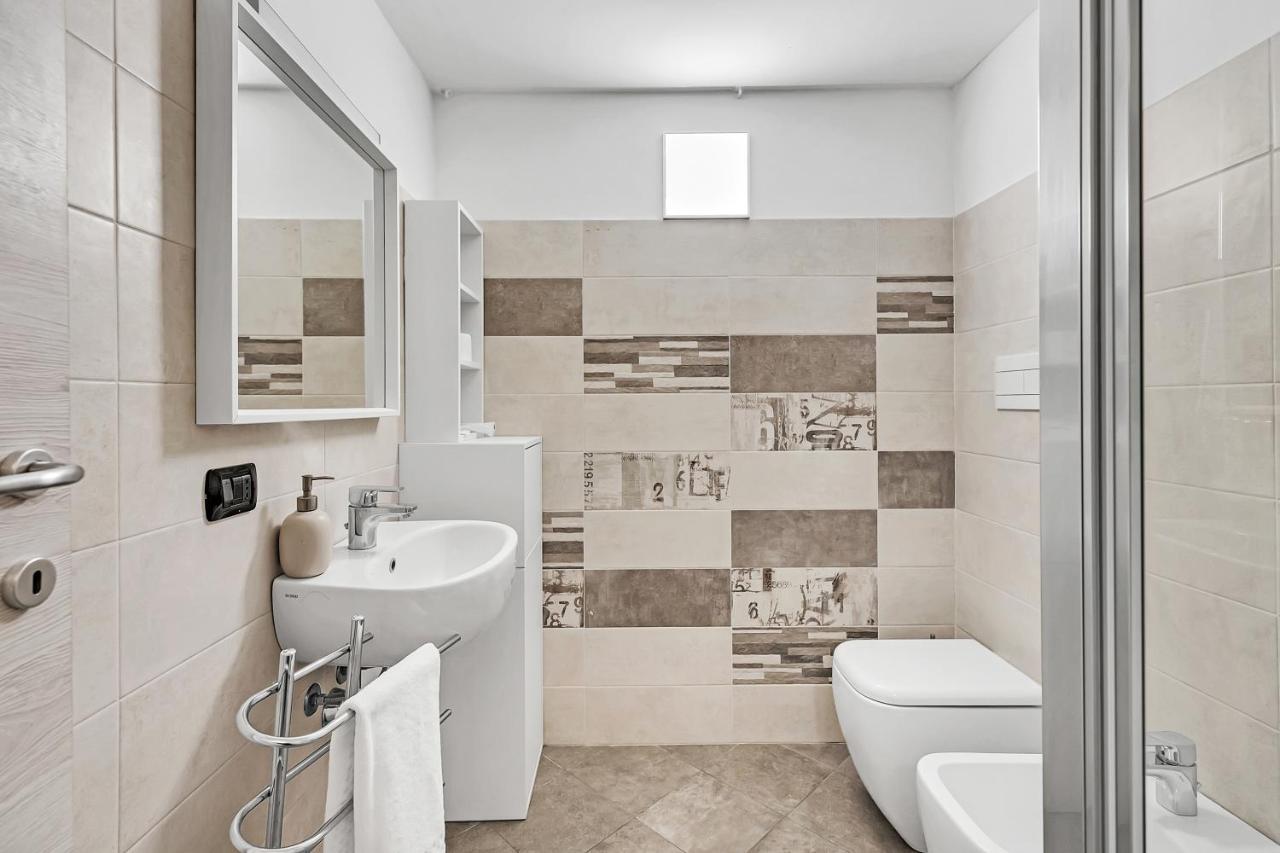 Loft Daiquiri Nel Centro Di Milano, Via Sottocorno, Porta Vittoria Apartment ภายนอก รูปภาพ
